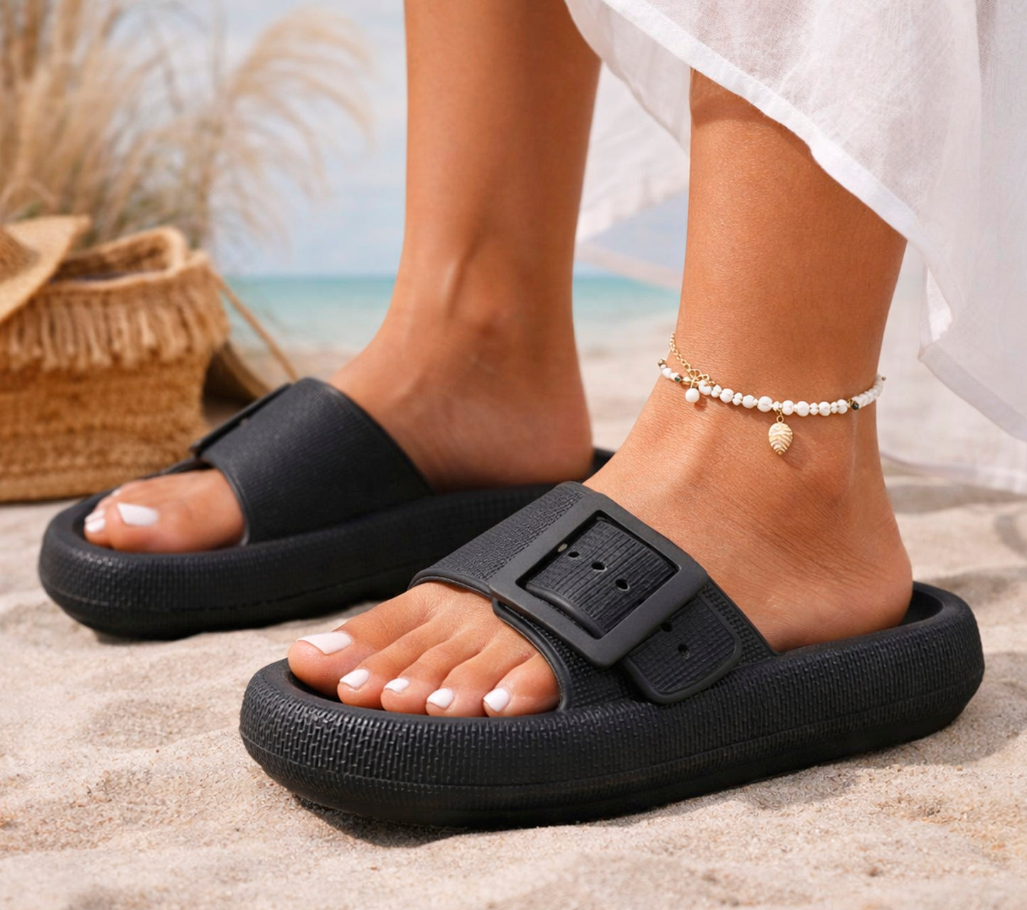 Womens Cloud Sliders Lightweight EVA Slippers Ladies Platform Sole Adjustable Fashion Slides Slip On Beach Pool Chunky Flip Flops