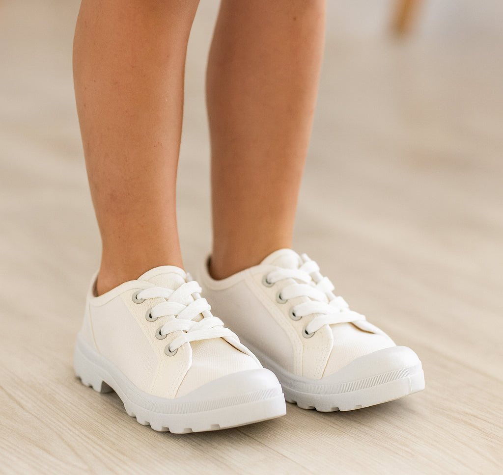 Girls Kids Canvas Lace Up Sneakers Pumps Back to School PE Gym Sports Trainers