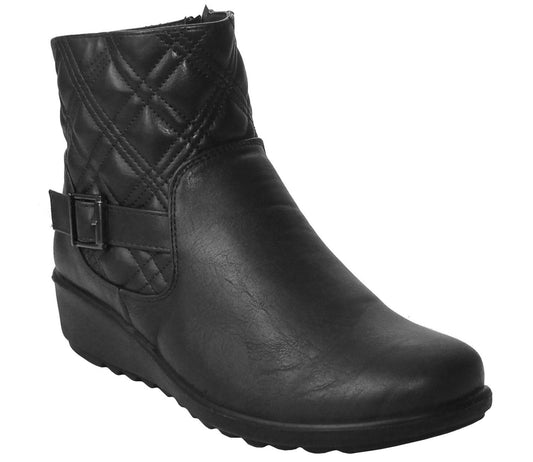 QUEENIE Womens Quilted PU Ankle Boots in Black