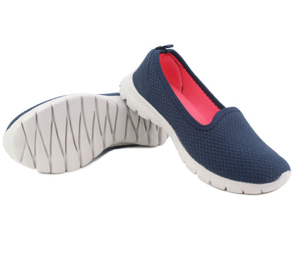 B775503 Womens Lightweight Slip On Trainers in Navy